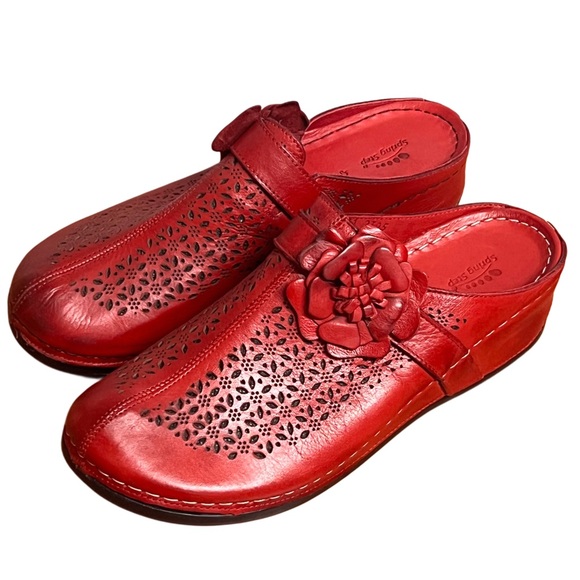Women’s SPRING STEP LILYBEAN RED LEATHER PERFORATED CLOG Size 9 NIB - Picture 1 of 12